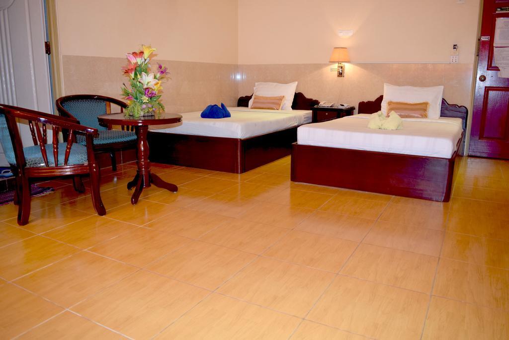 Reaksmey Battambang Hotel Exterior foto
