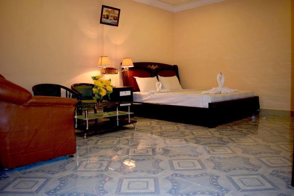 Reaksmey Battambang Hotel Exterior foto