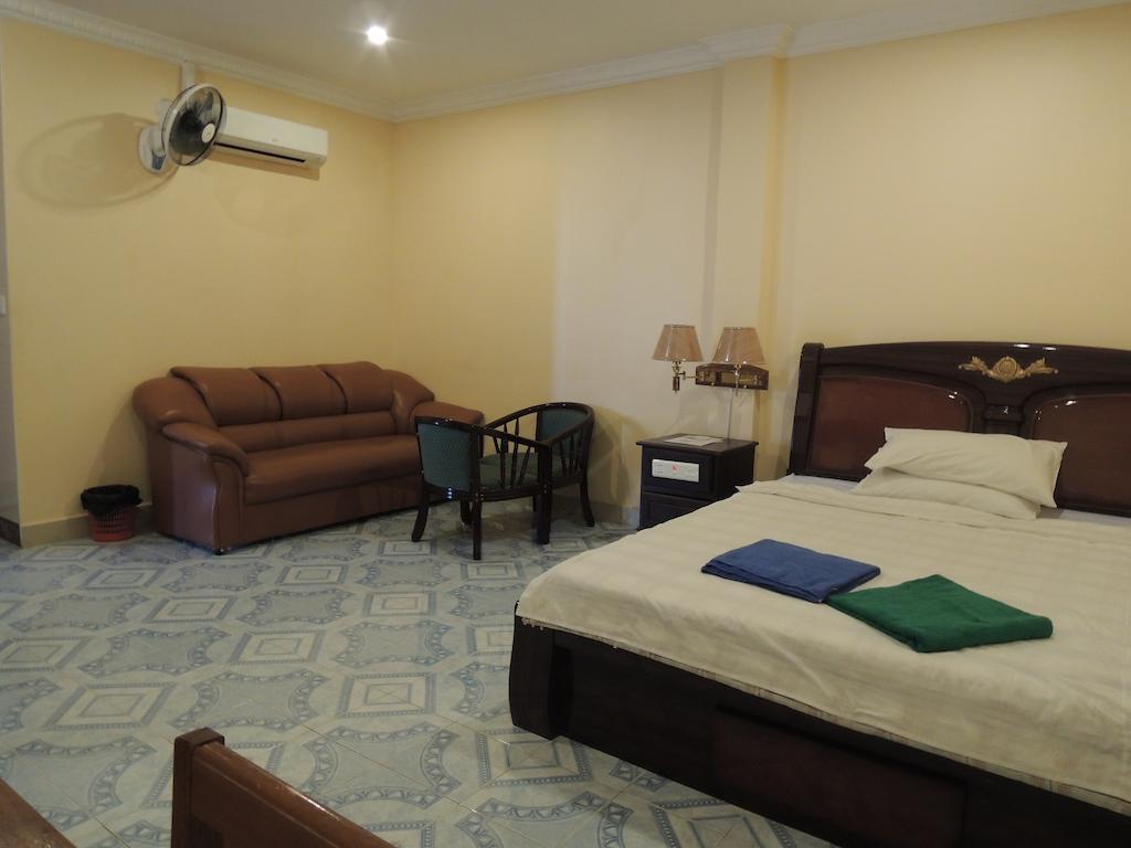 Reaksmey Battambang Hotel Quarto foto